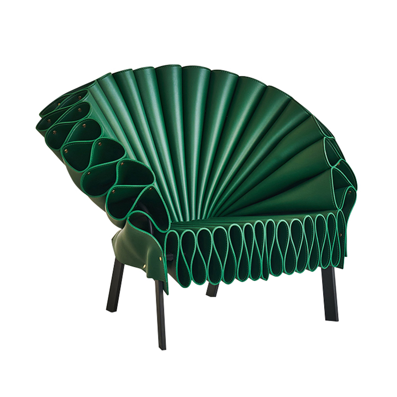 Soft-textured cloud-shaped chair